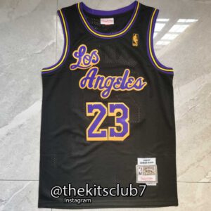 גופיית כדורסל MITCHELL&NESS LAKERS JAMES. משלוח חינם